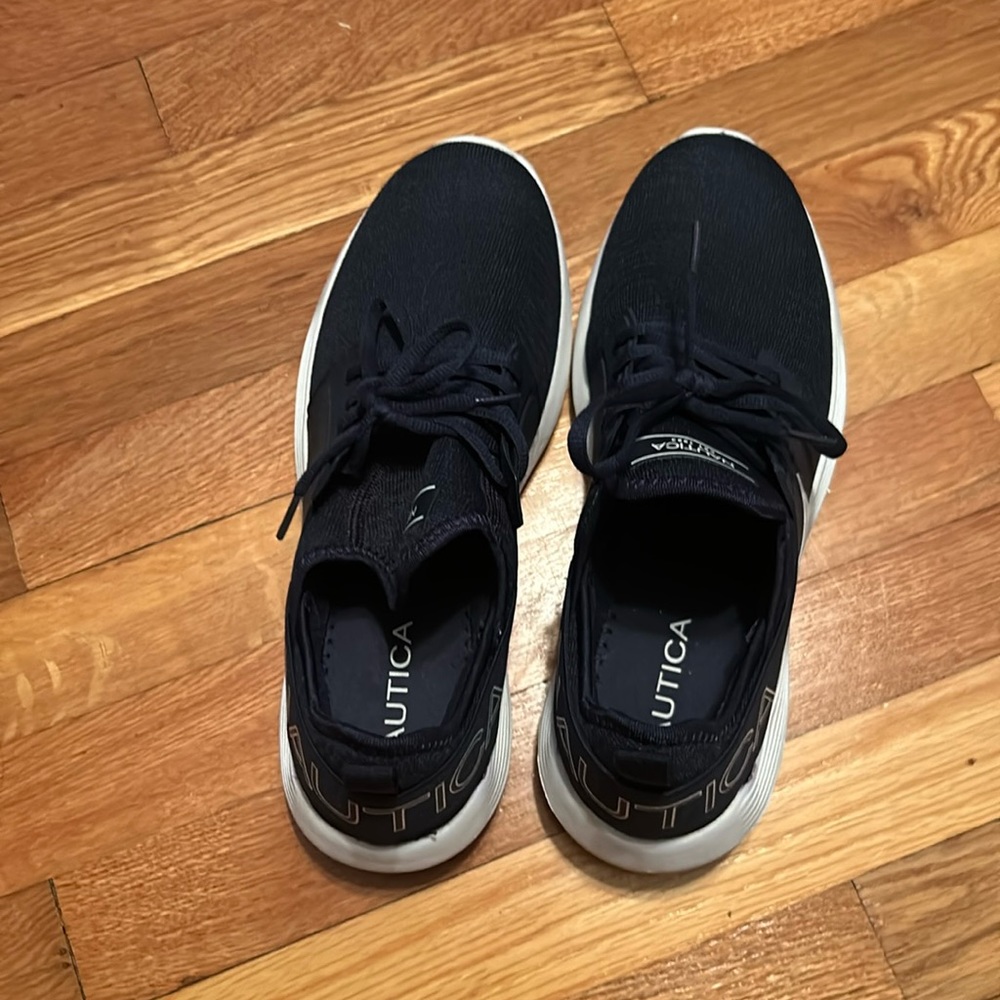 nautica men’s shoes, size 10